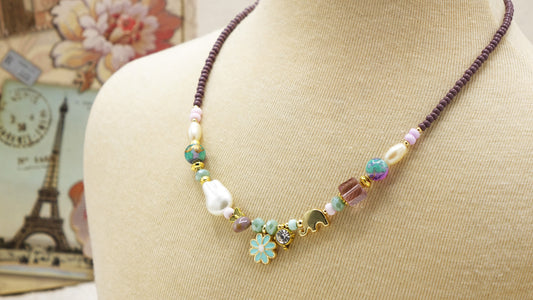 Boho Beaded Daisy Flower Necklace